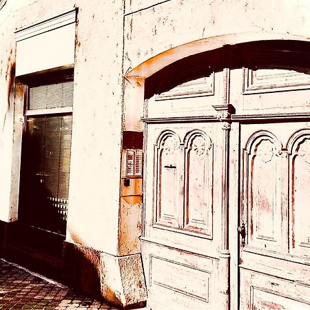 Jokai Apartman 科马尔诺 外观 照片