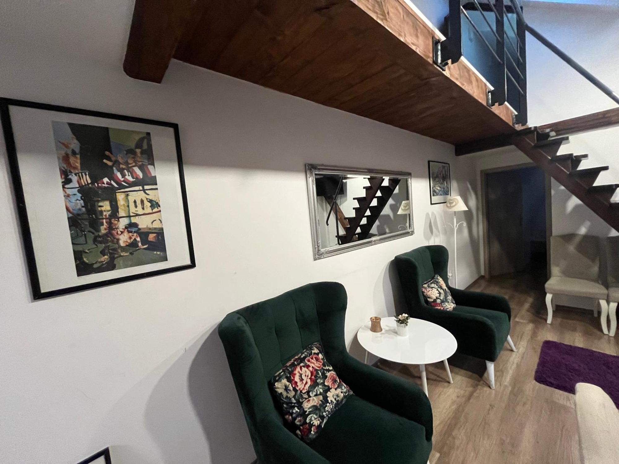 Jokai Apartman 科马尔诺 外观 照片